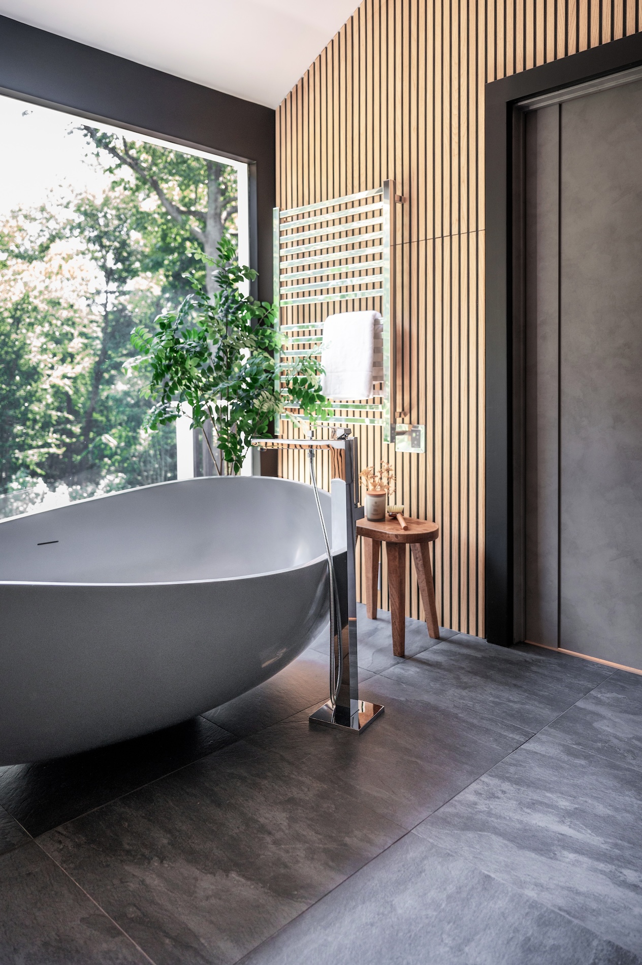 Soaking Tub High End Bathroom Ideas
