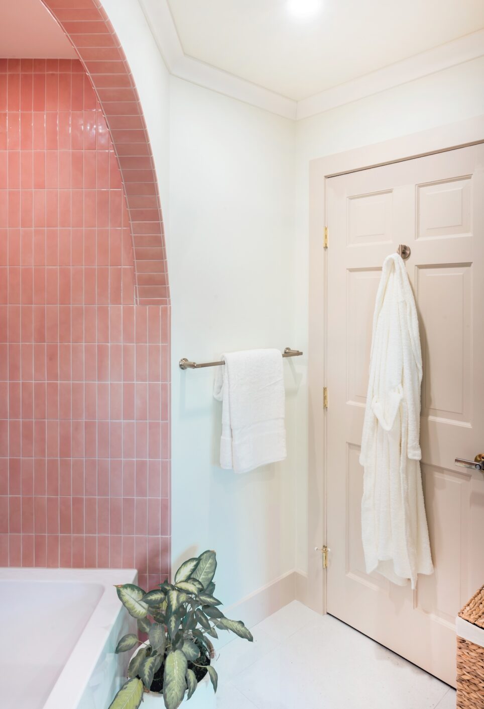 Design By The Jonathans Contemporary Ensuite Design
