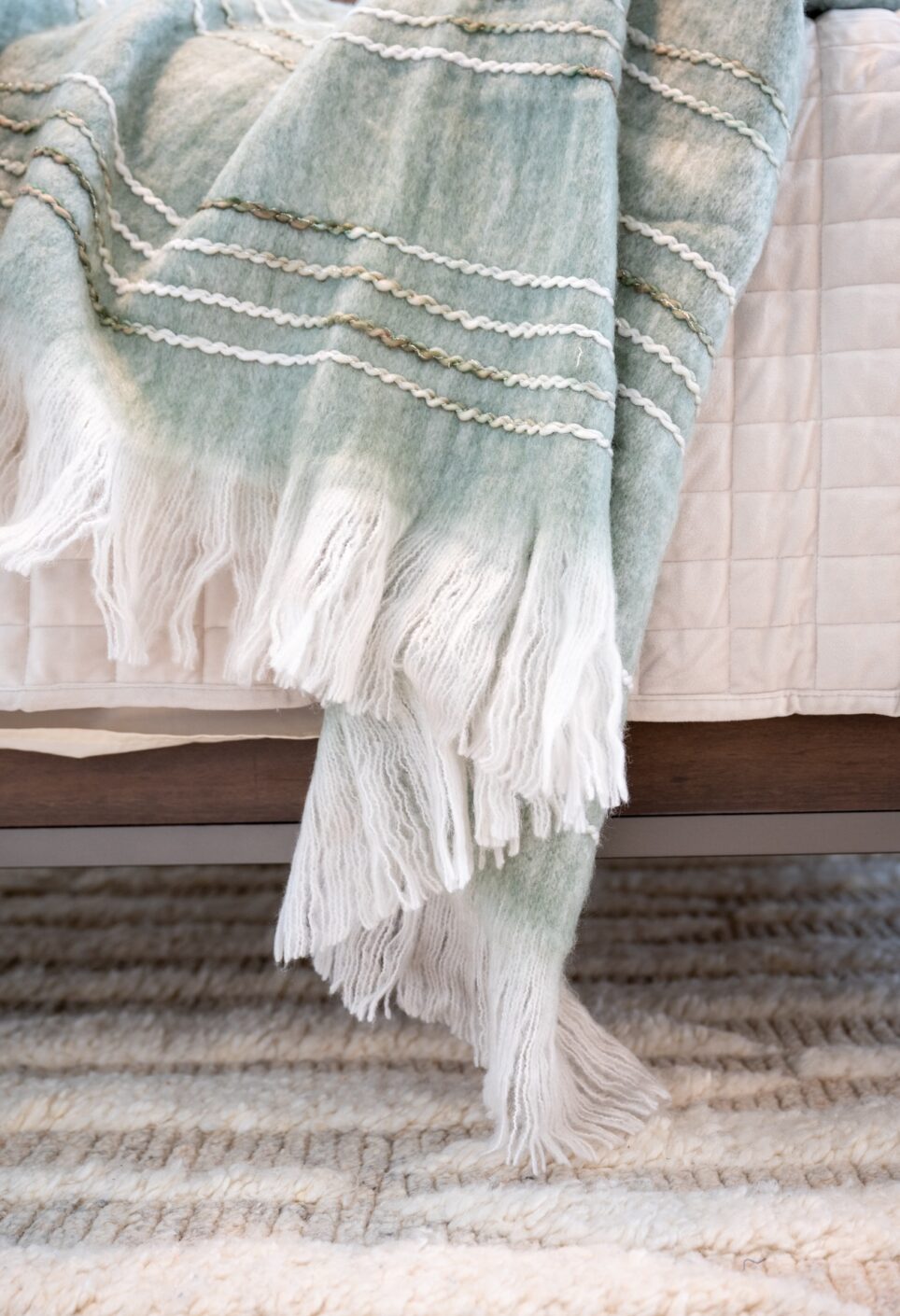 Accent Blanket Bedroom Design