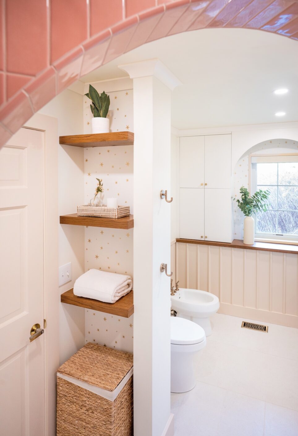Arched Shower Tile Entry