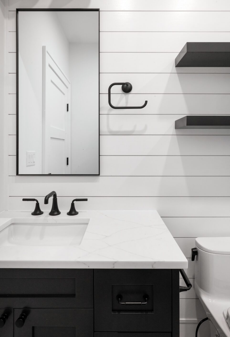 Black And White Bathroom Design By The Jonathans