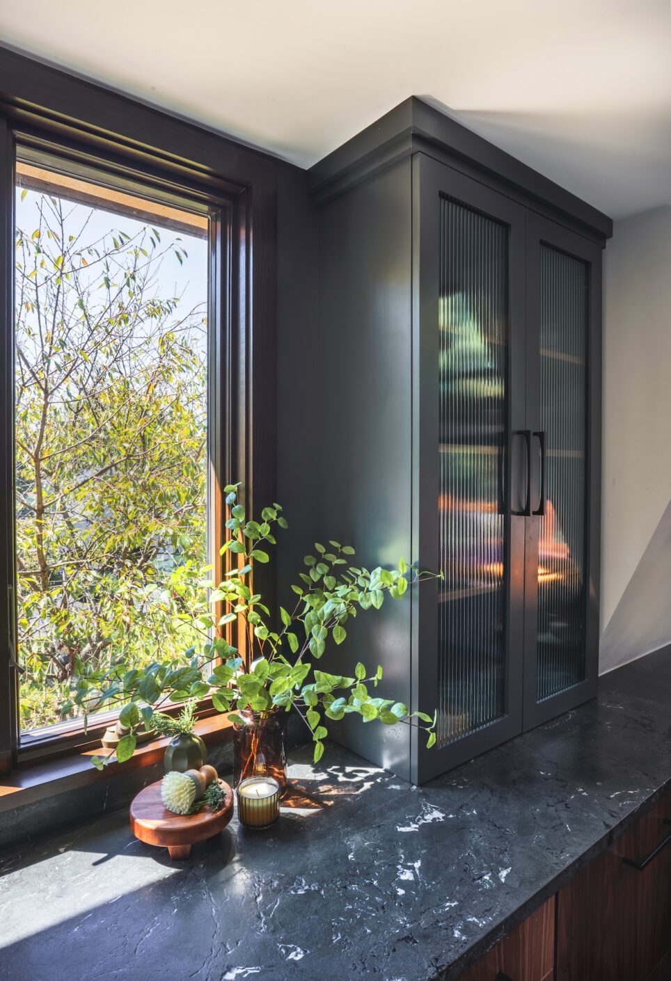 Black Countertops Rustic Mid Century Kitchen
