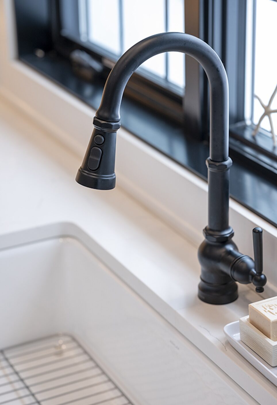 Black Facuet Kitchen Sink