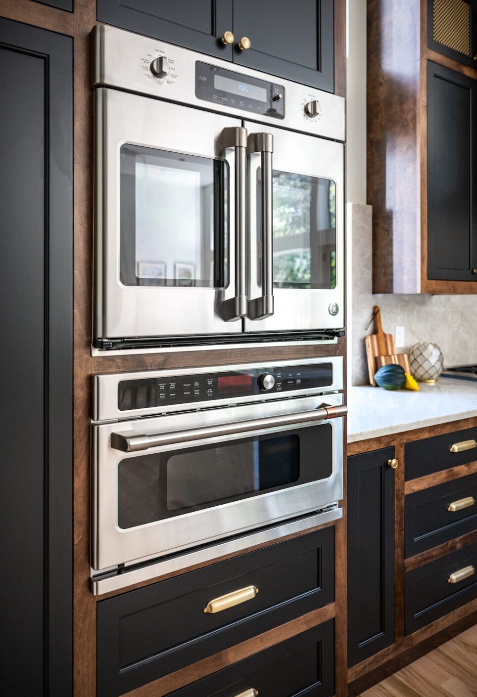 Dual Ovens Stainless Steel Black Cabinetry