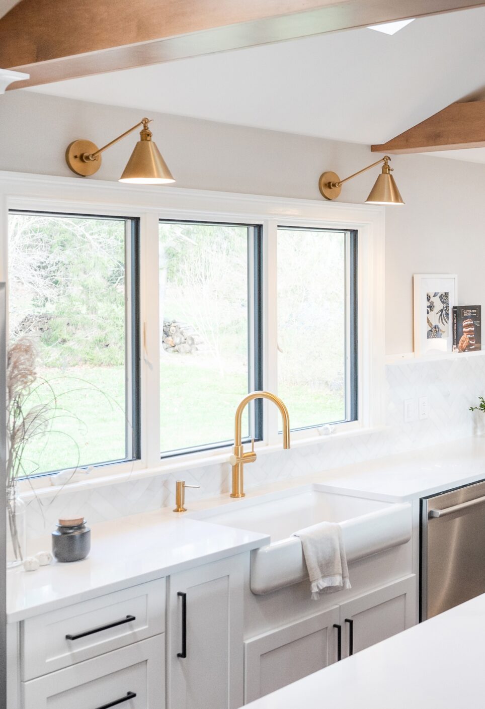 Farmhouse Sink Organic Kitchen Design
