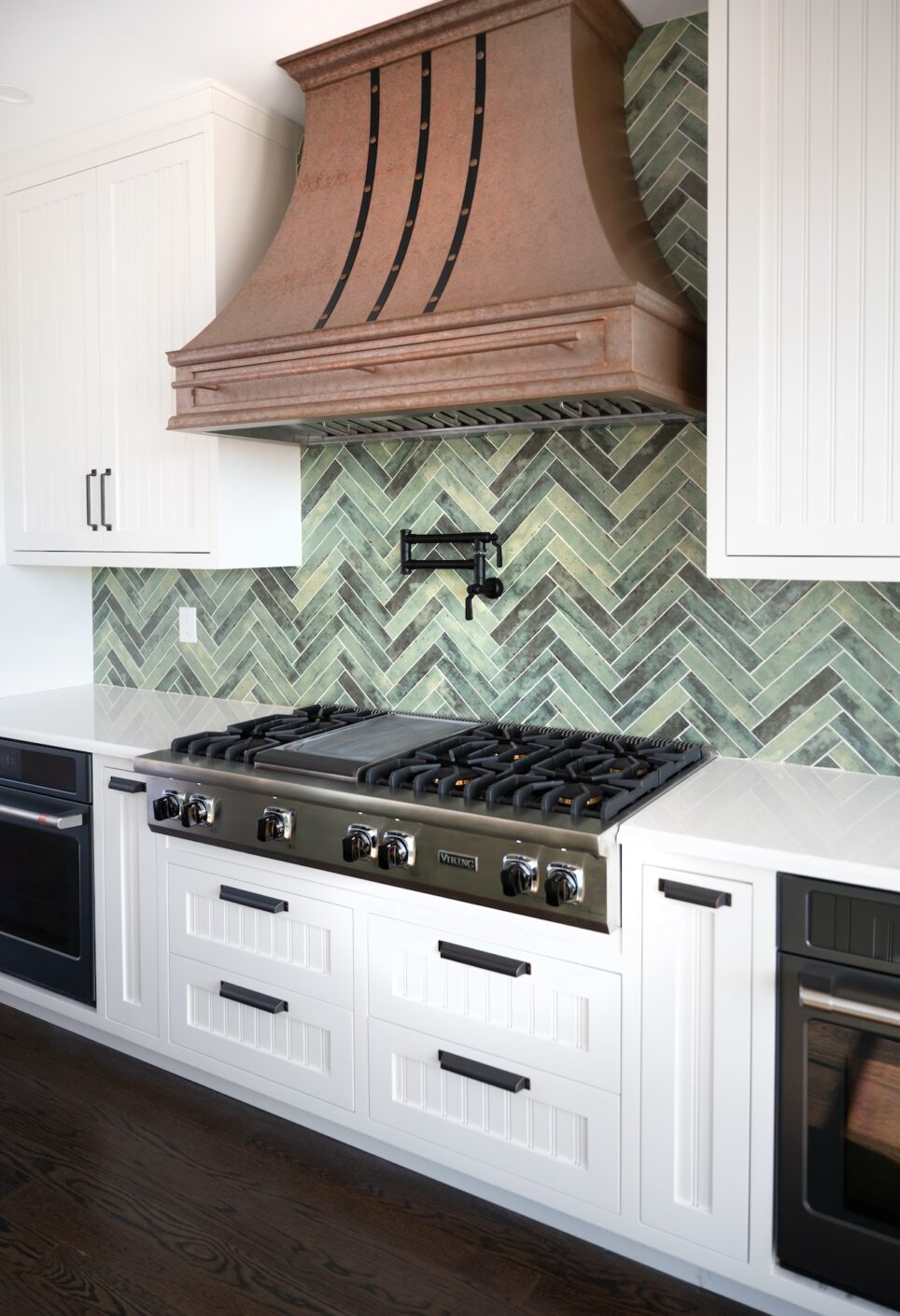 Gren Backsplash Copper Hood Range