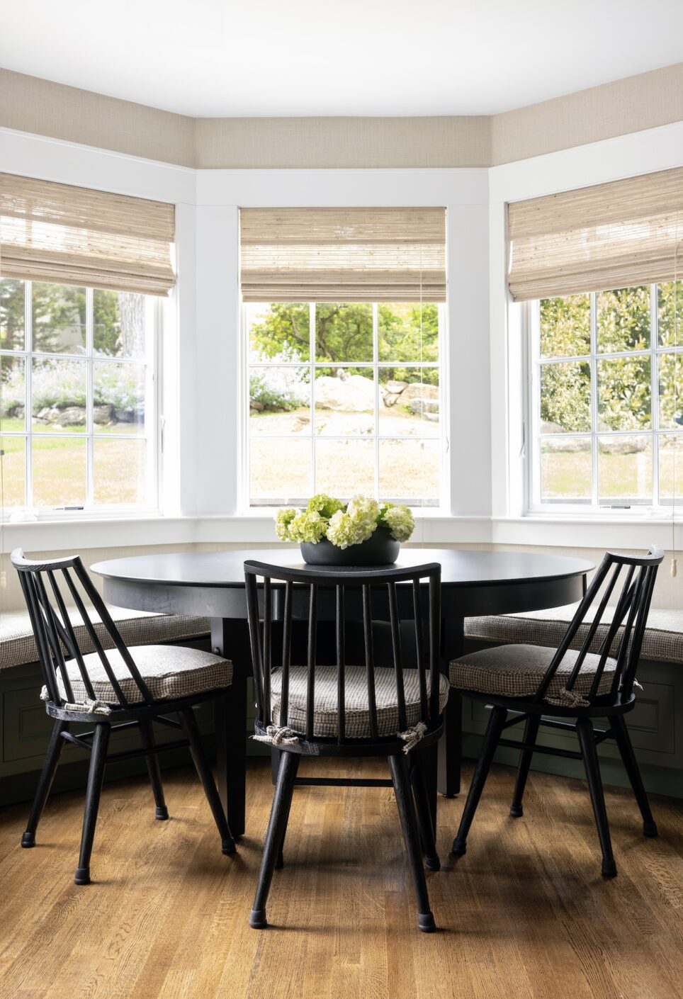 Kitchen Round Dining Table With Bench Seating