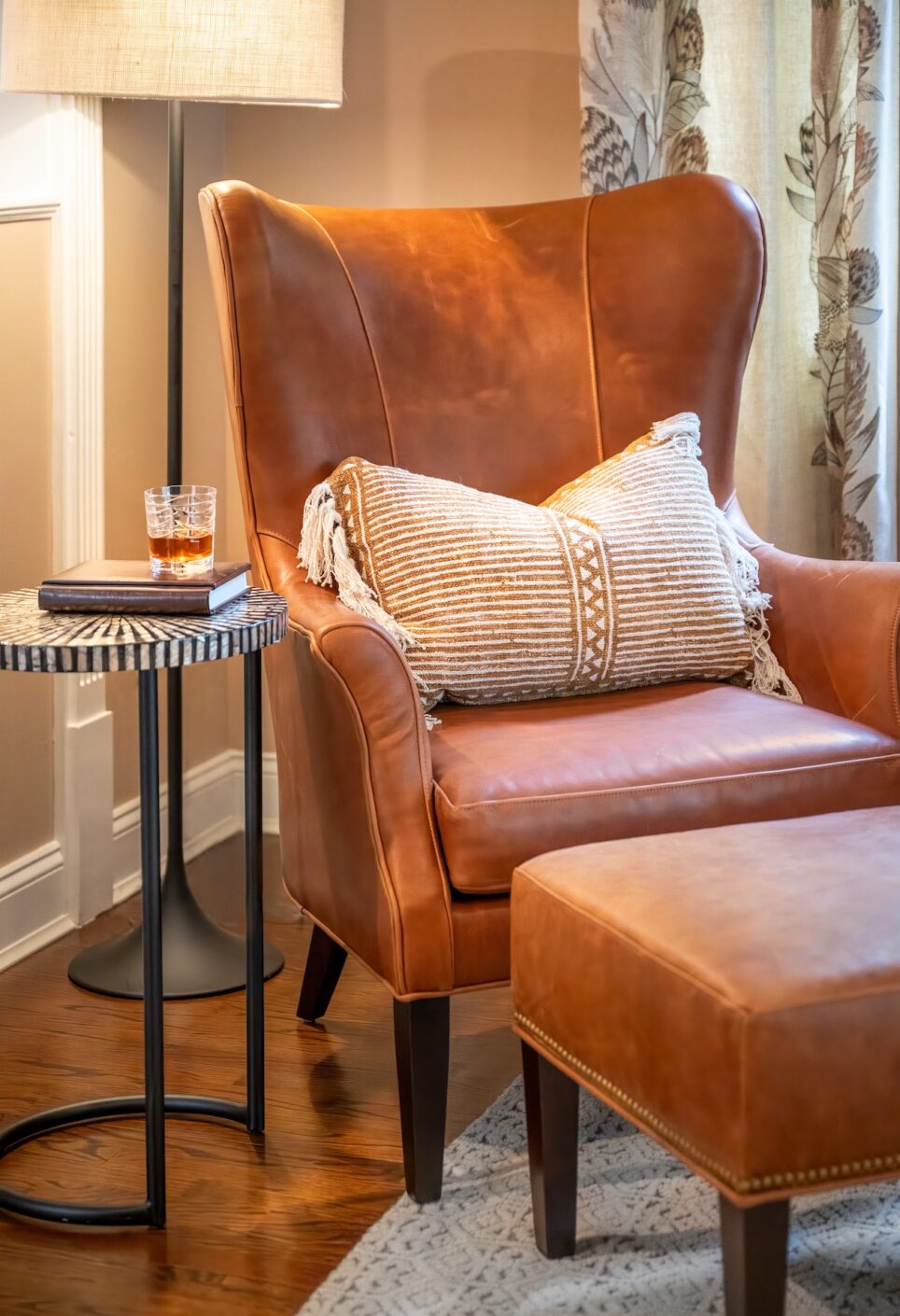 Leather Accent Chair Living Room Design