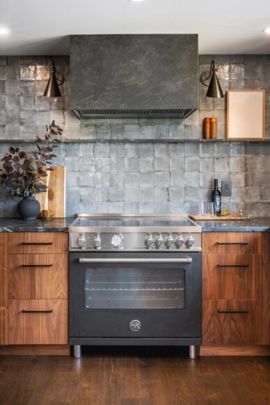 Elegantly Moody: Dark Kitchen Design Inspiration