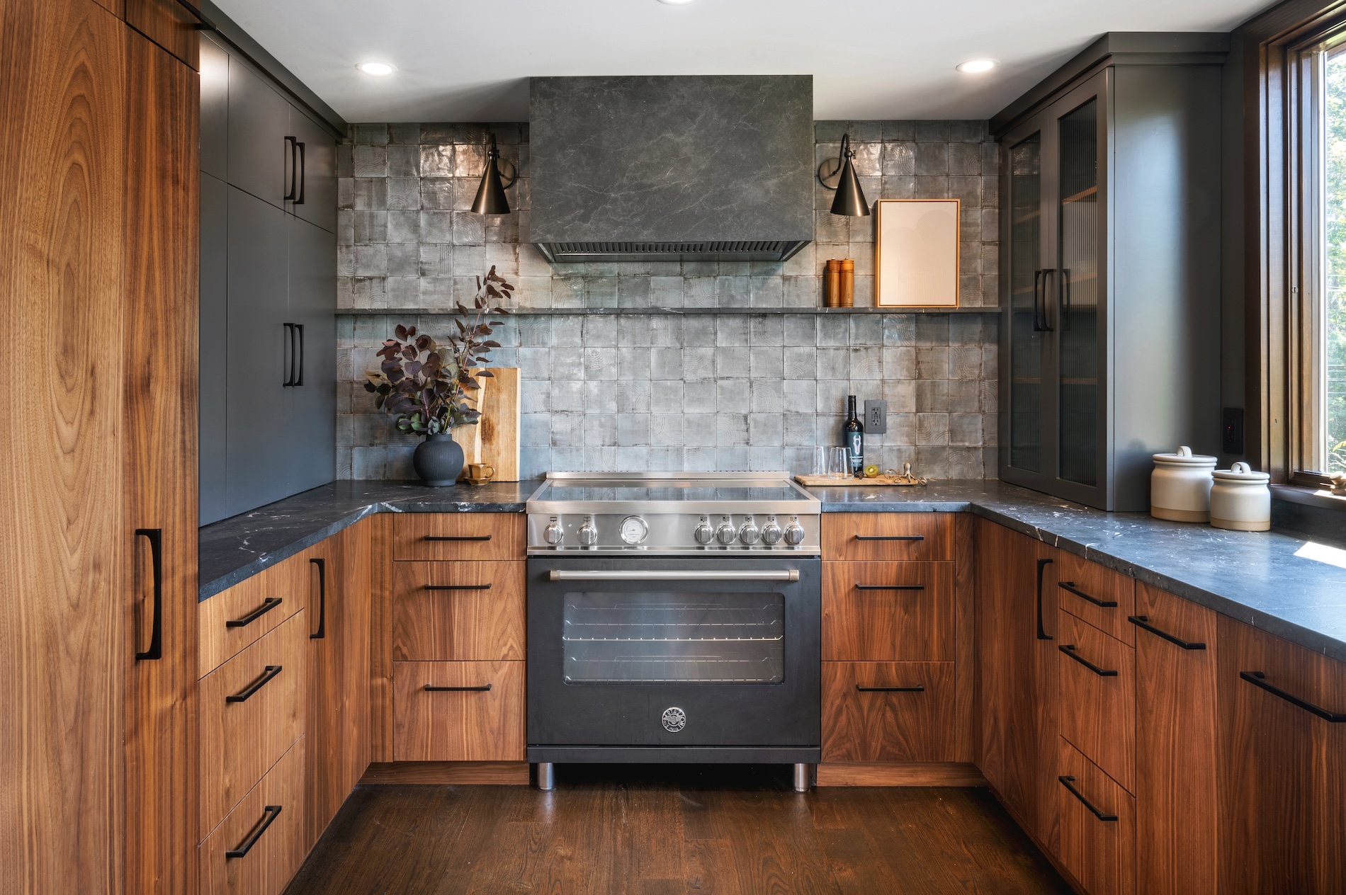 Elegantly Moody: Dark Kitchen Design Inspiration