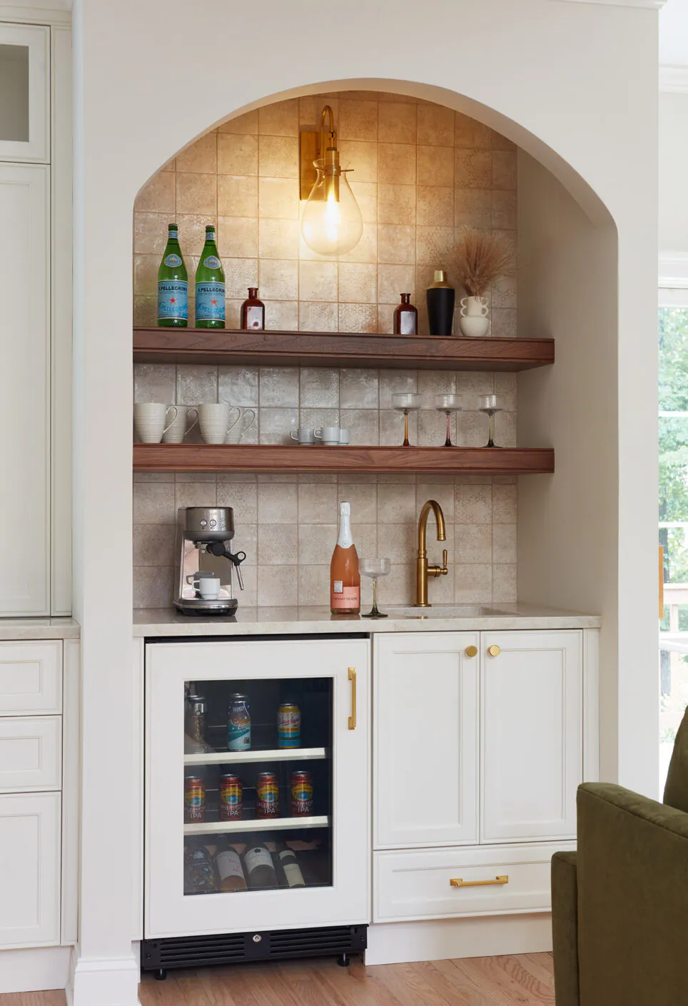 Kitchen Bar With Tile Backsplash